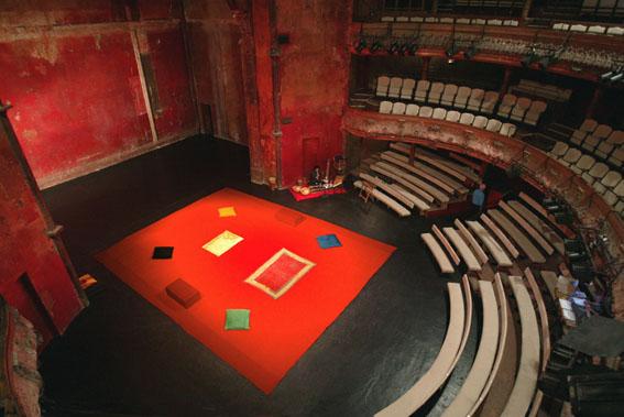Peter Brook production Hamlet Stage Design, 2000